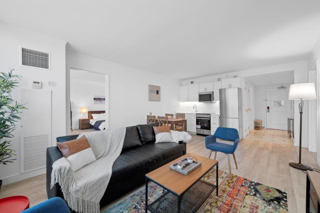 Cozysuites Seaside 2br3ba Showboat